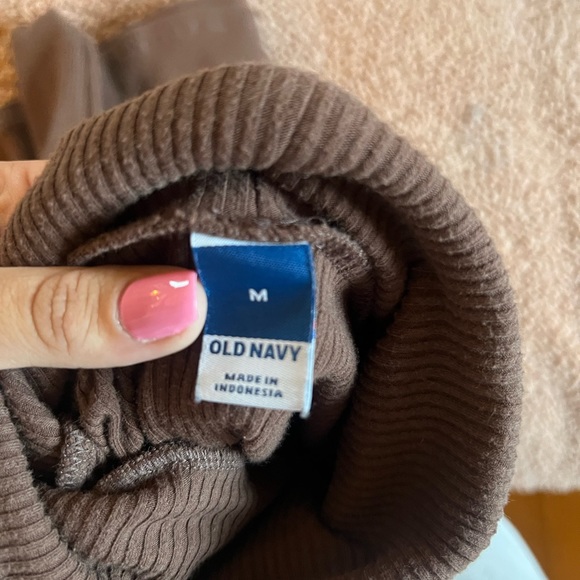 Old Navy brown Turtle neck, size medium. - Picture 2 of 2